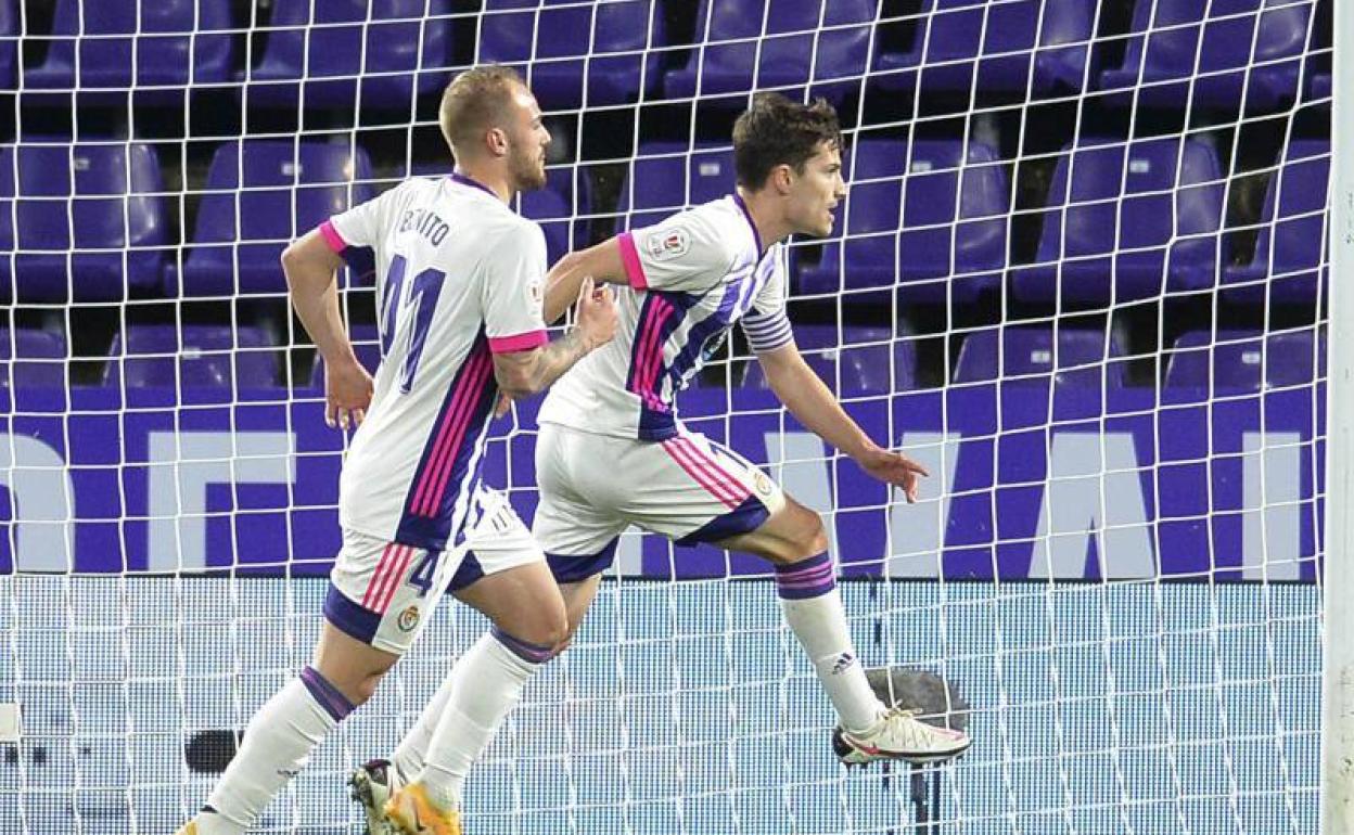 Toni celebra el gol que inauguraba el marcador en el partido de Copa ante el Levante 