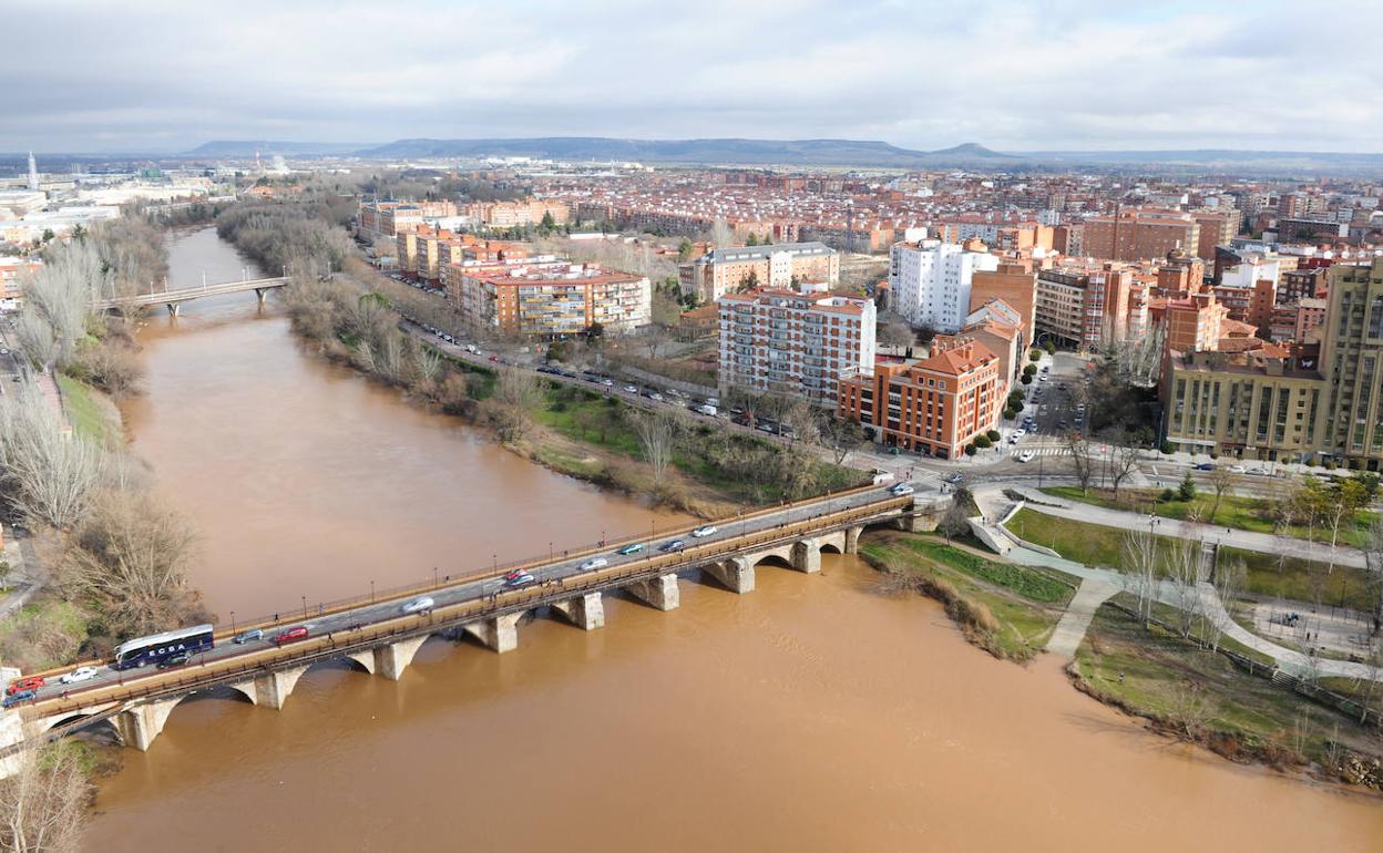 Crecida del Pisuerga a su paso por Valladolid. 