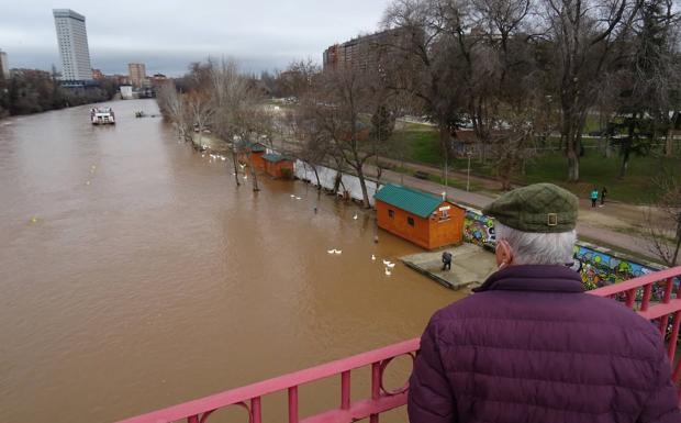 El Pisuerga, desde el puente de Poniente.