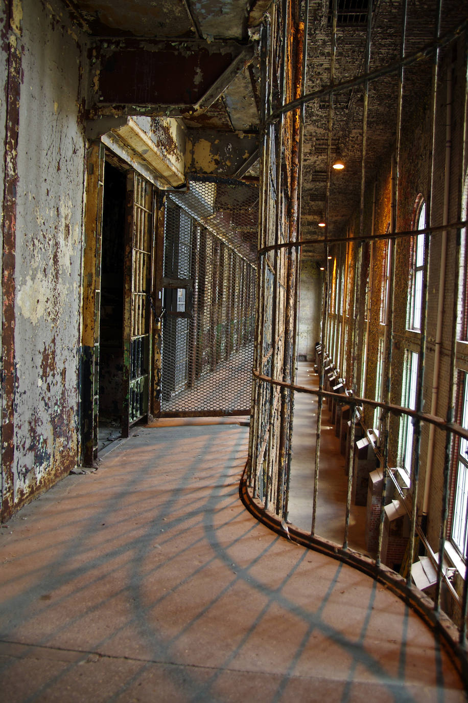 3.- Ohio State Reformatory (Mansfield, Estados Unidos) | En Mansfield, en el Estado de Ohio, hay una cárcel de película. En Ohio State Reformatory se rodó 'Cadena perpetua' (1994), con Morgan Freeman y Tim Robbins. El Ohio State Reformatory es también un sitio con unas connotaciones esotéricas que atrae a muchos buscadores de la vida en el más allá.