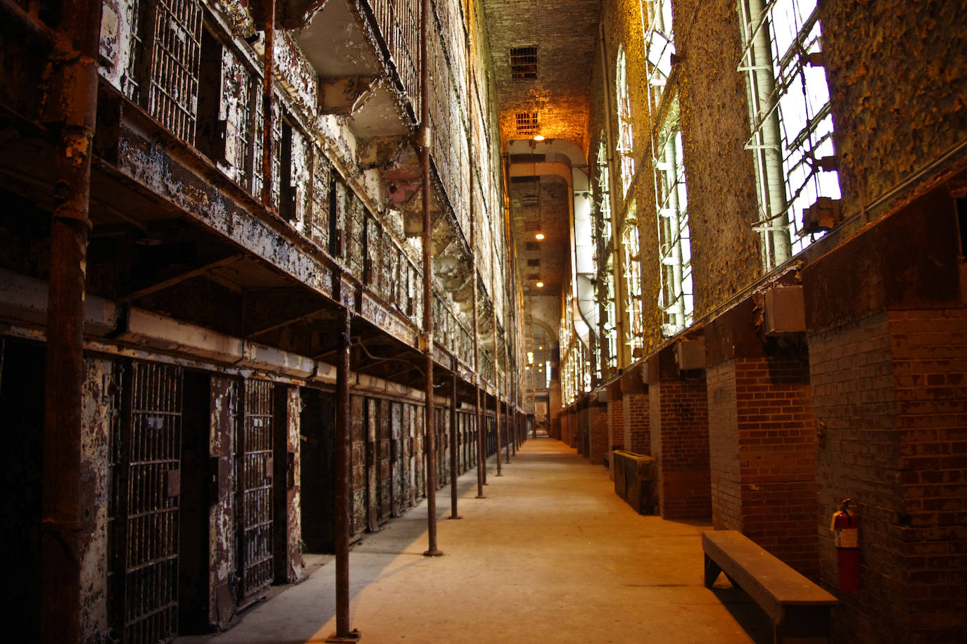 3.- Ohio State Reformatory (Mansfield, Estados Unidos) | En Mansfield, en el Estado de Ohio, hay una cárcel de película. En Ohio State Reformatory se rodó 'Cadena perpetua' (1994), con Morgan Freeman y Tim Robbins. El Ohio State Reformatory es también un sitio con unas connotaciones esotéricas que atrae a muchos buscadores de la vida en el más allá.