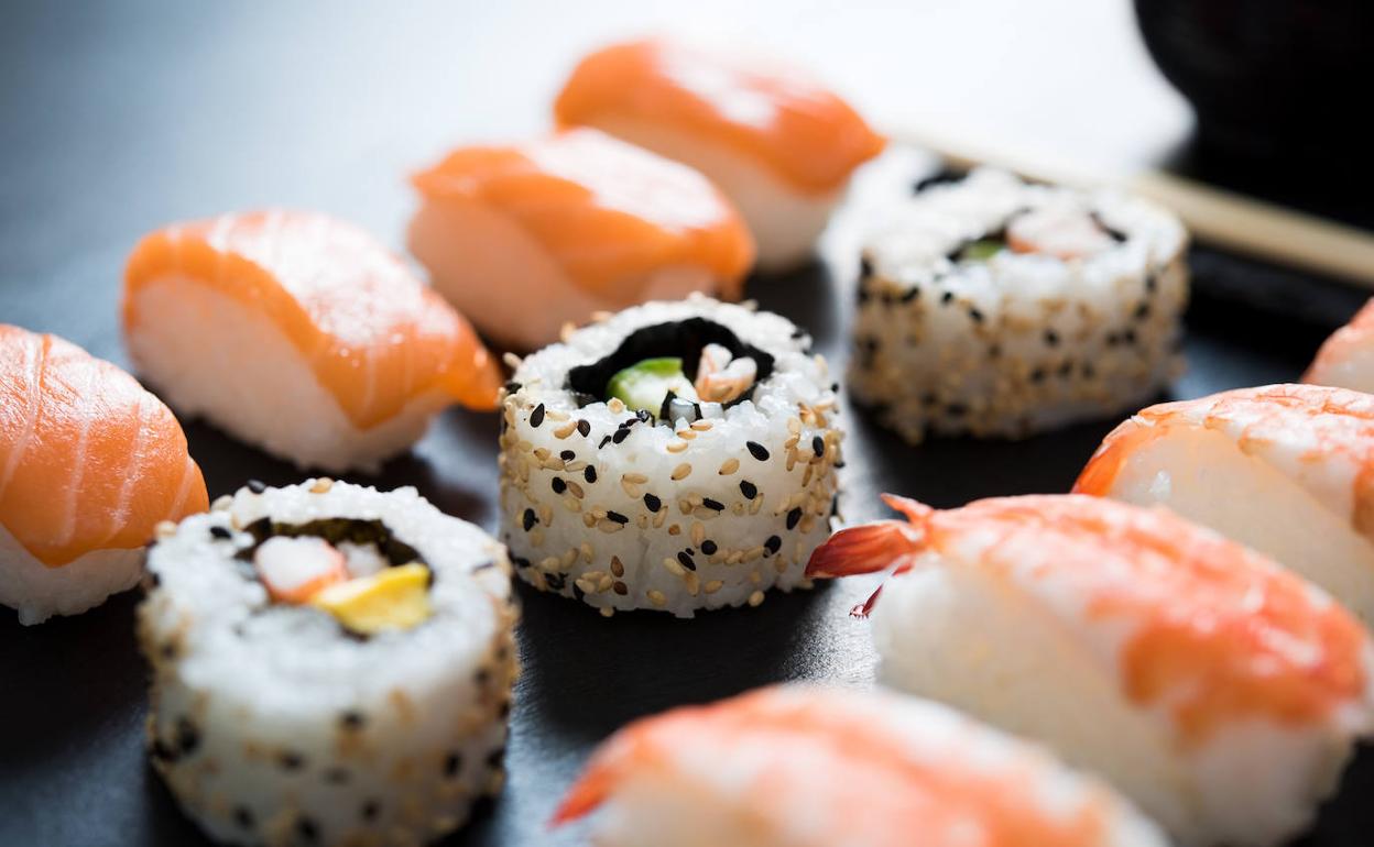 Maki sushi y niguiri. 