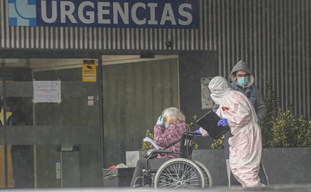 Sacyl estudia el traslado de pacientes covid a otras comunidades ante la tensión extrema de las UCI