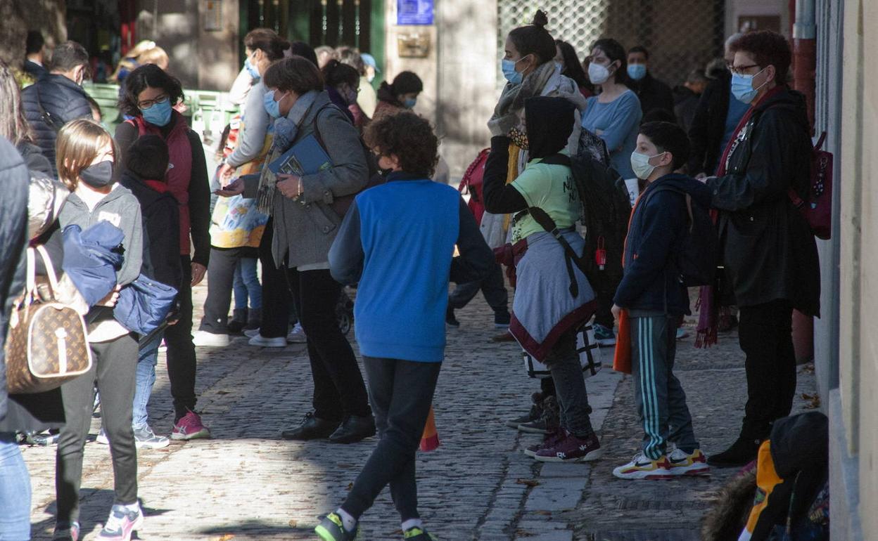 Salida de clase en un colegio de la capital segoviana,. 