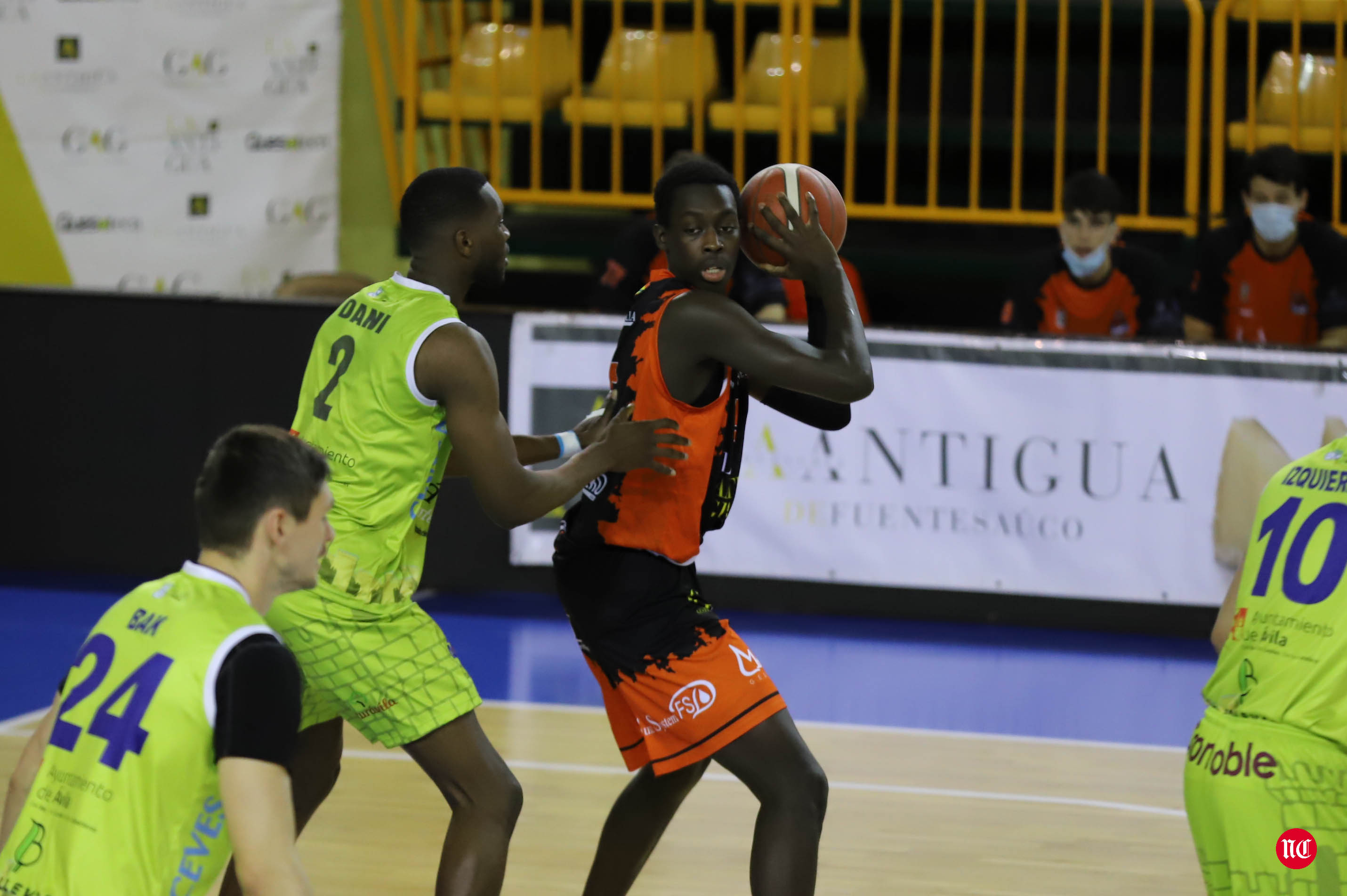 Fotos: CB Tormes 83 - 80 Óbila Club de Basket