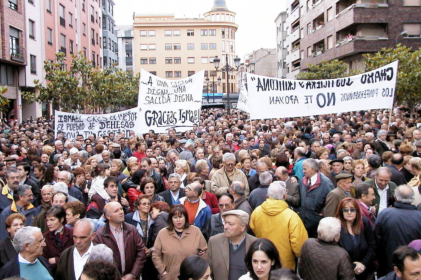 Repaso fotográfico por la trayectoria de Ismael Álvarez, desde la entrada de Nevenka Fernández al equipo de gobierno hasta sus últimas horas en política con IAP. 