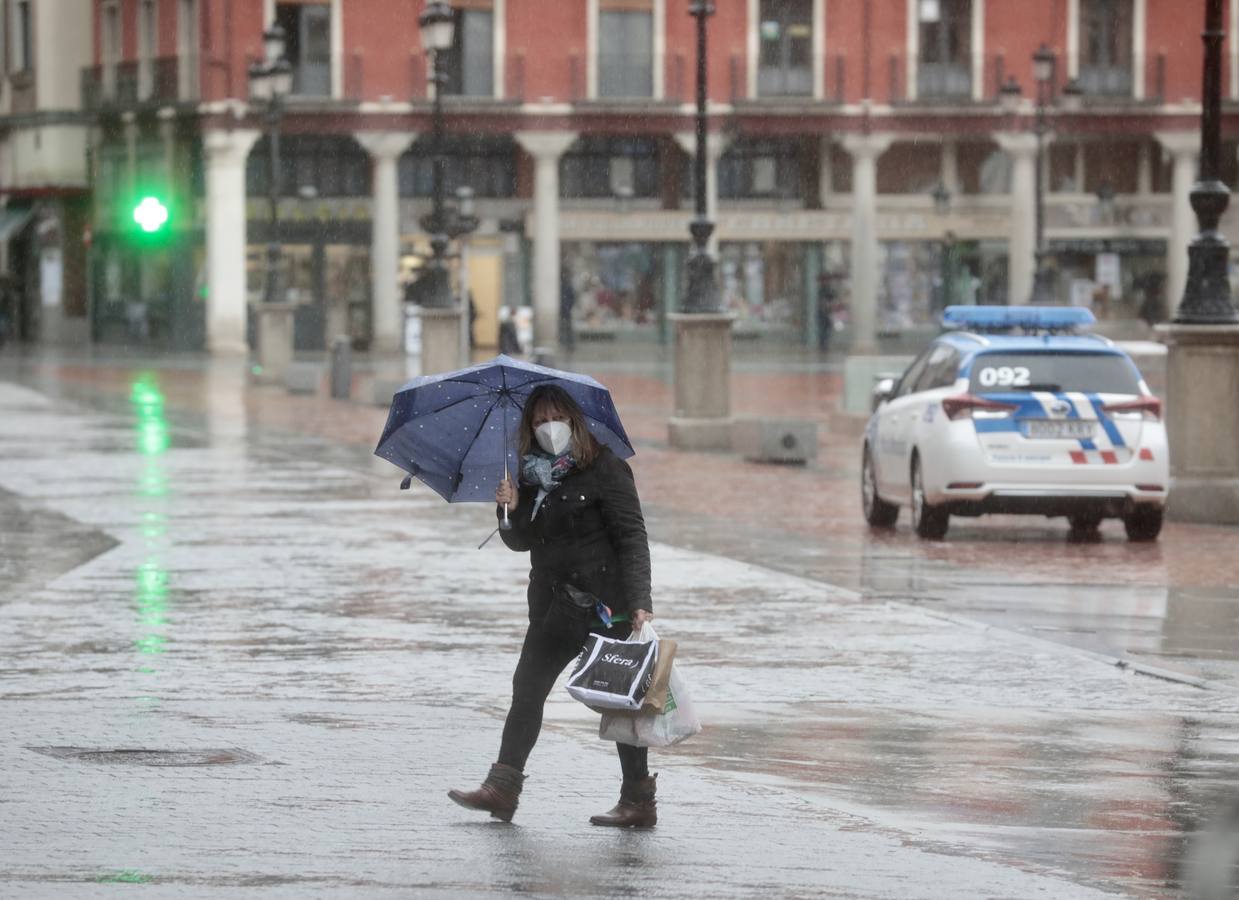 Fotos: Día de lluvia en Valladolid