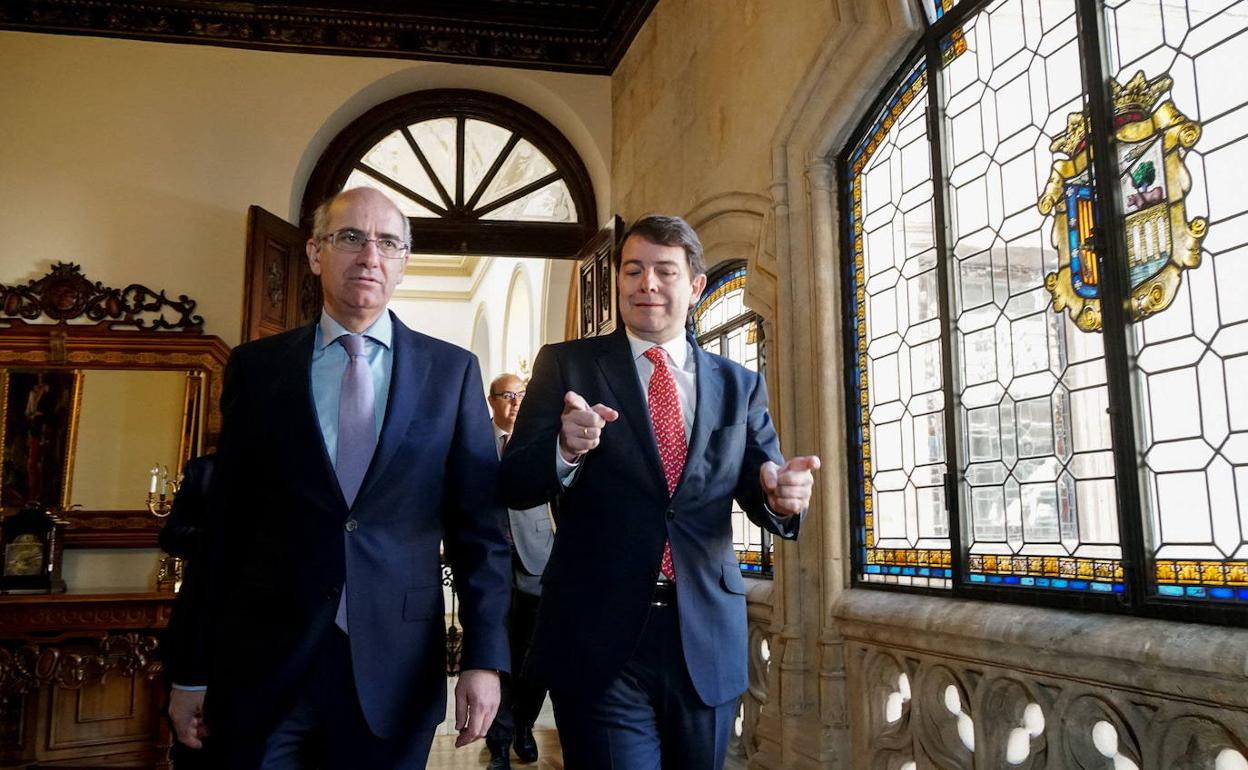 Javier Iglesias y Alfonso Fernández Mañueco, en la Diputación de Salamanca. 