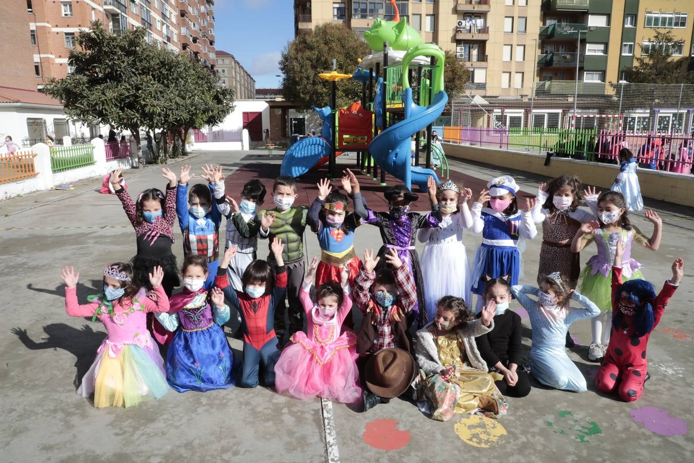 Fotos: Carnaval en el colegio Sagrado Corazón Anunciata de Valladolid