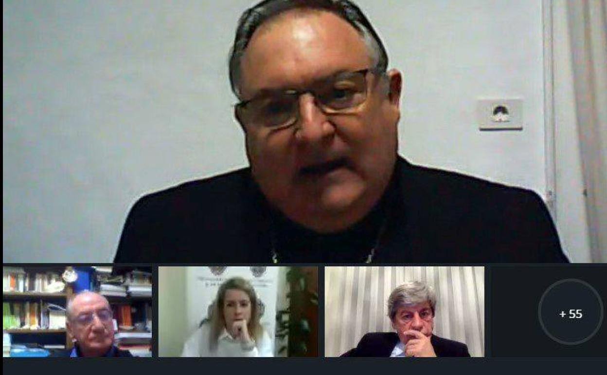 El obispo José Mazuelos, en un momento de su intervención.