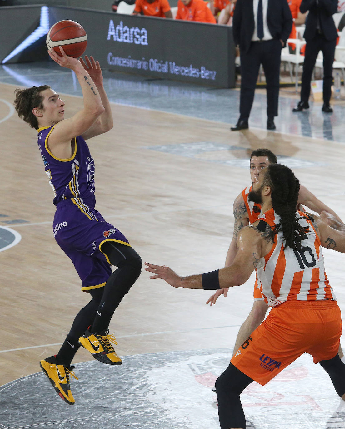 Derrota del equipo de Arturo Álvarez ante los pupilos del exentrenador morado Sergio García.