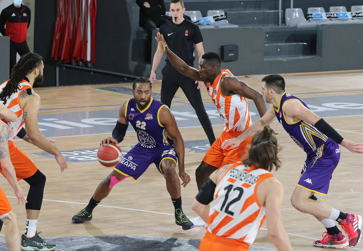 Derrota del equipo de Arturo Álvarez ante los pupilos del exentrenador morado Sergio García.