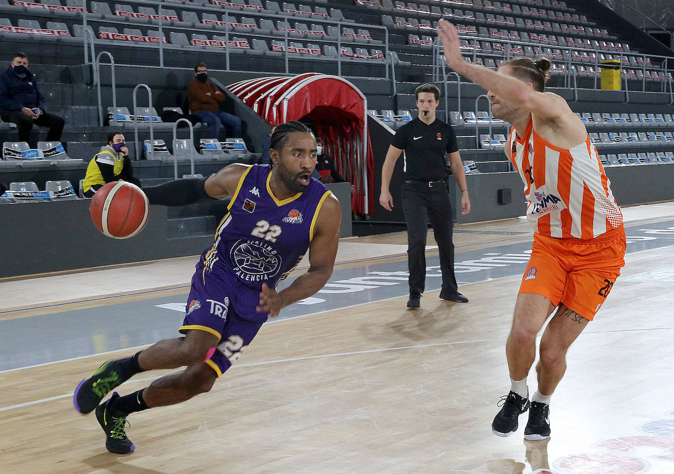 Derrota del equipo de Arturo Álvarez ante los pupilos del exentrenador morado Sergio García.