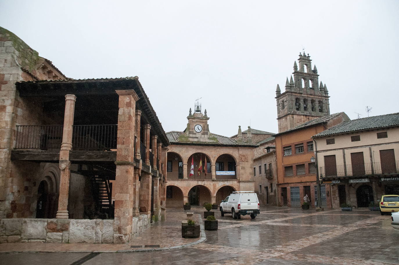 Plaza mayor de Ayllón el pasado lunes.