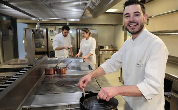 Cristóbal Muñoz, jefe de cocina de Ambivium. 