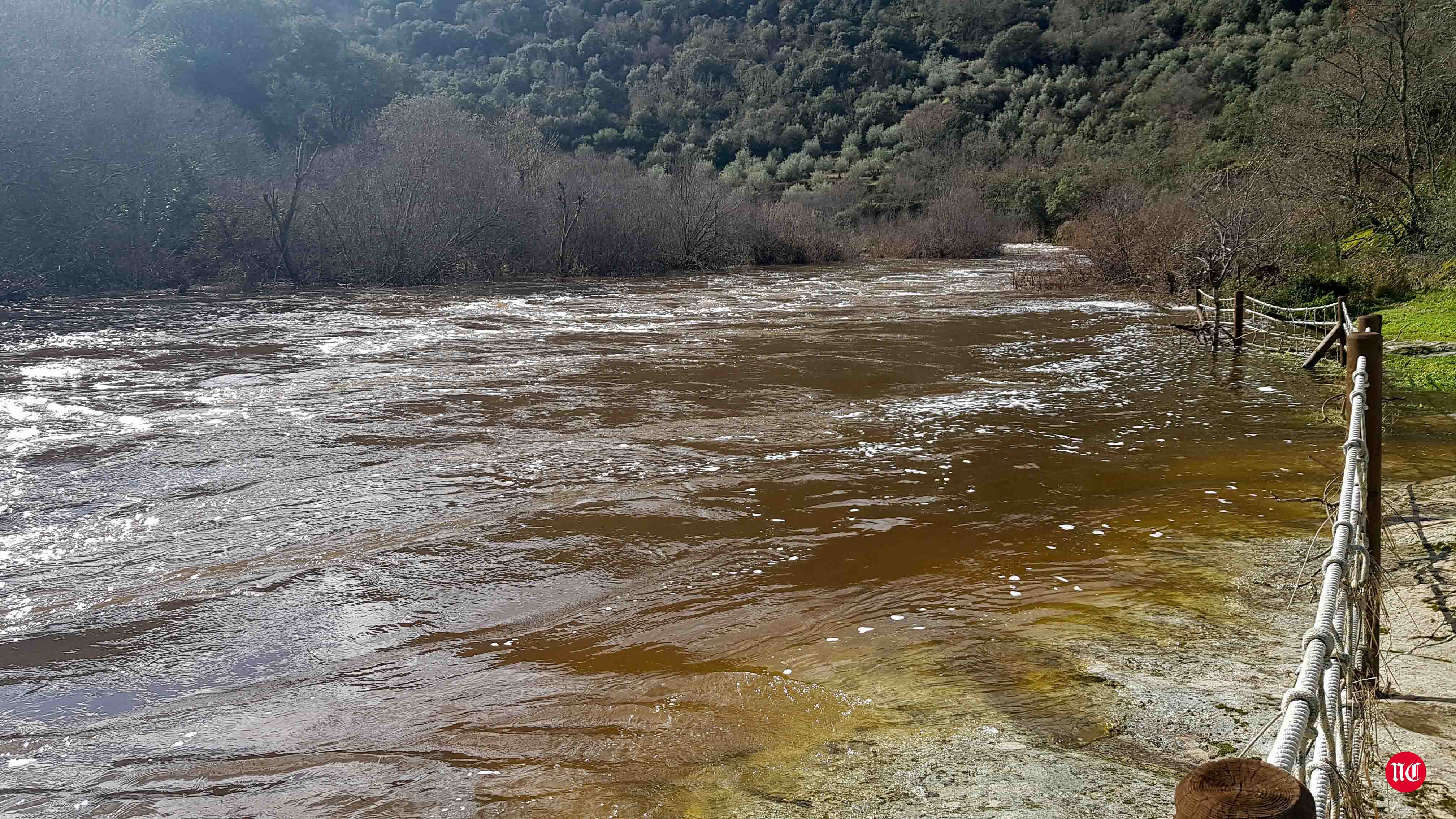 Espectacular Pozo de los Humos y desborde del Río Tormes