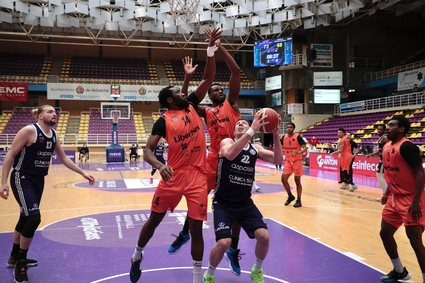 Partido entre el Clínica Sur-Aspasia y el Liberbank Oviedo.