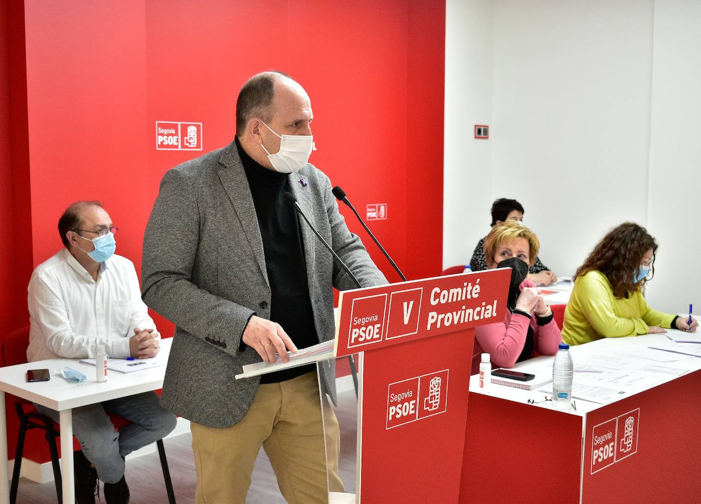 José Luis Aceves interviente durante el comité provincial.