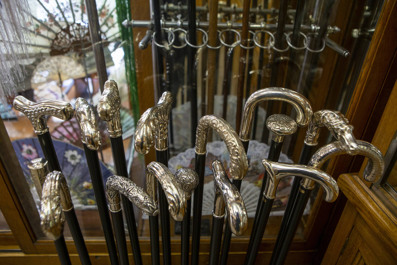 Bastones con puño de alpaca plateada de Casa de Diego.