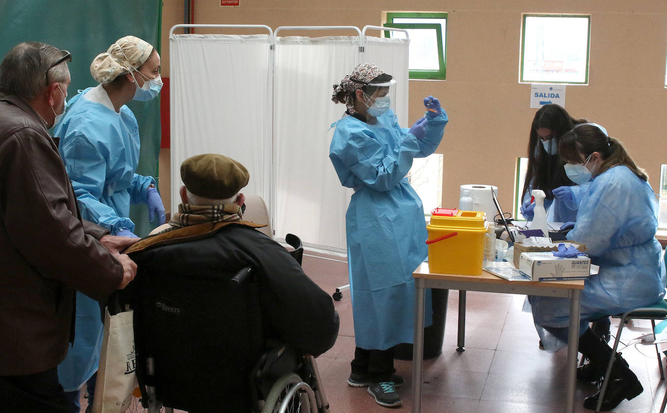 Vacunación en el Pabellón Pedro Delgado. 