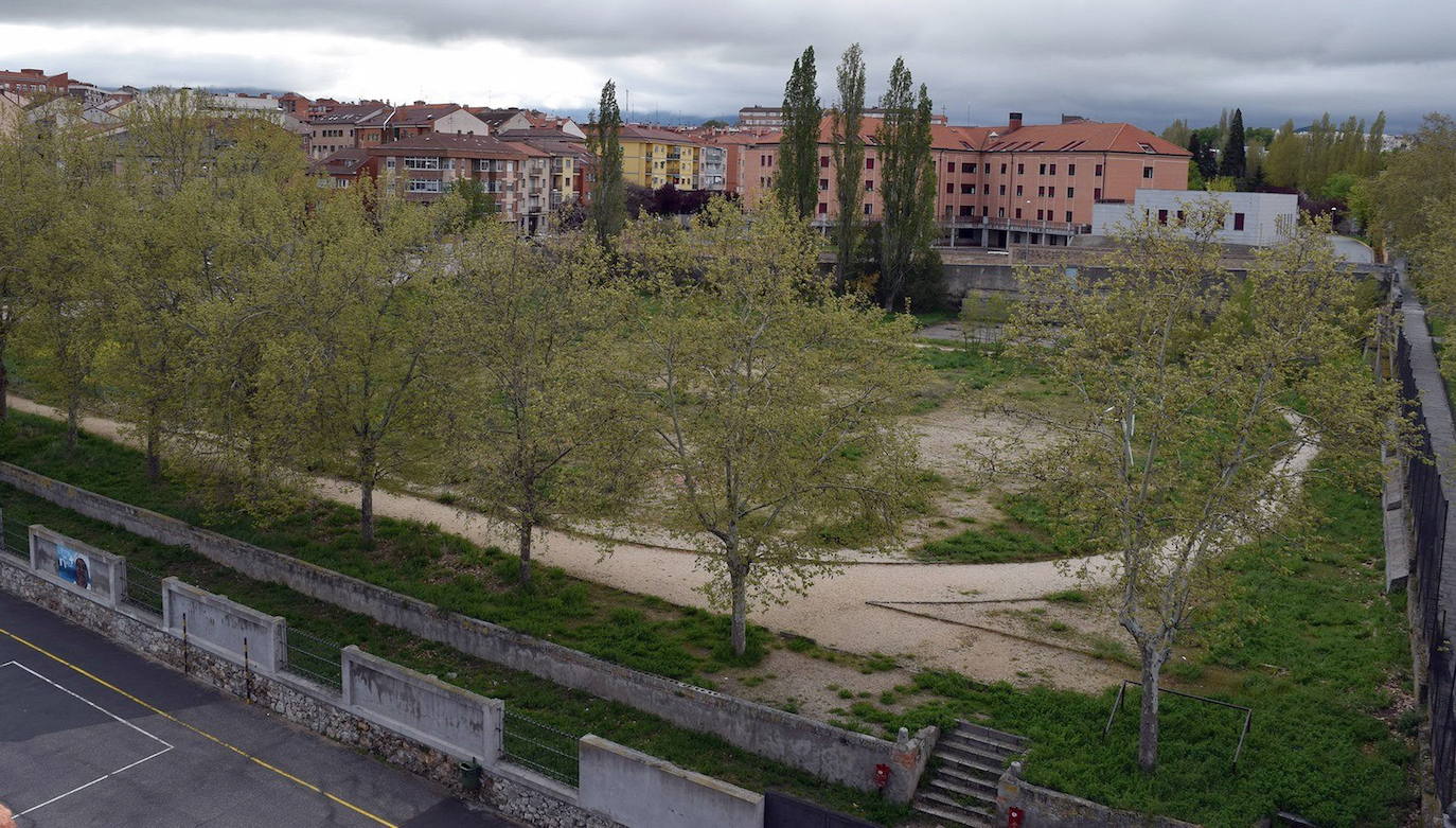 Terrenos del colegio Claret donde se pretendía construir el aparcamiento y las pistas de pádel.