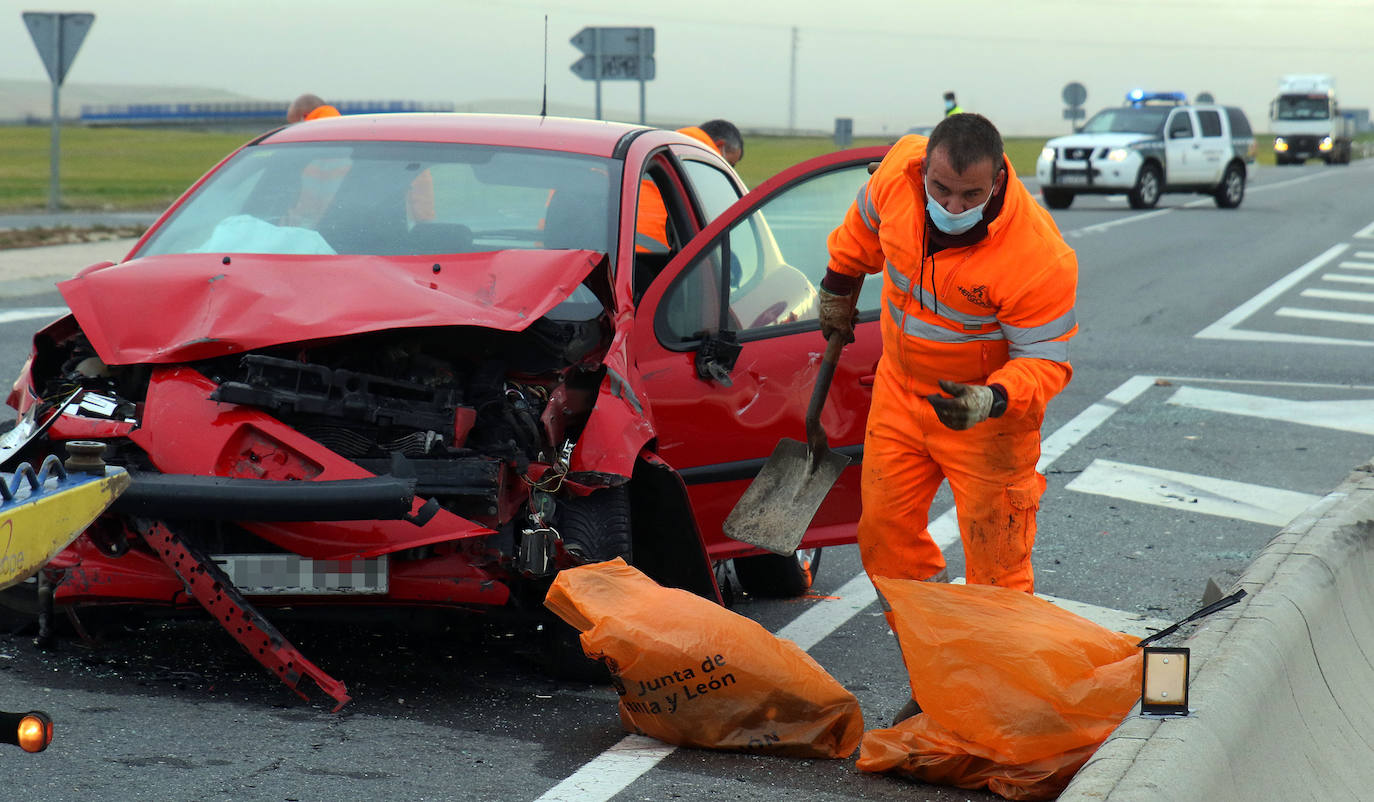 Colisión entre dos vehículos en Garcillán.