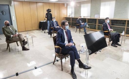 Directivos de El Norte y de los patrocinadores, en la Hemeroteca del periódico en el Foro Económico.