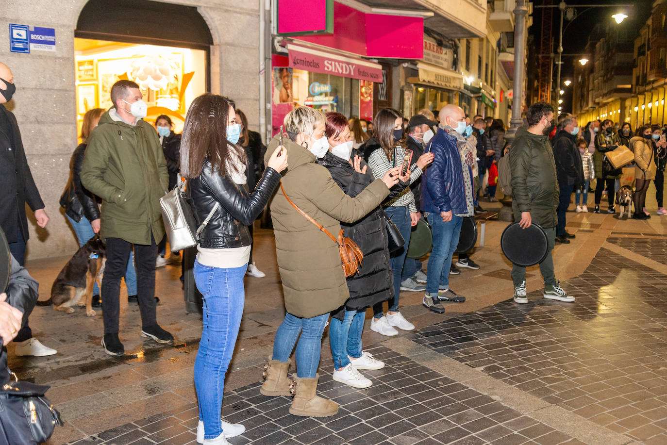 Fotos: Los hosteleros de Palencia protestan por las pérdidas de sus negocios
