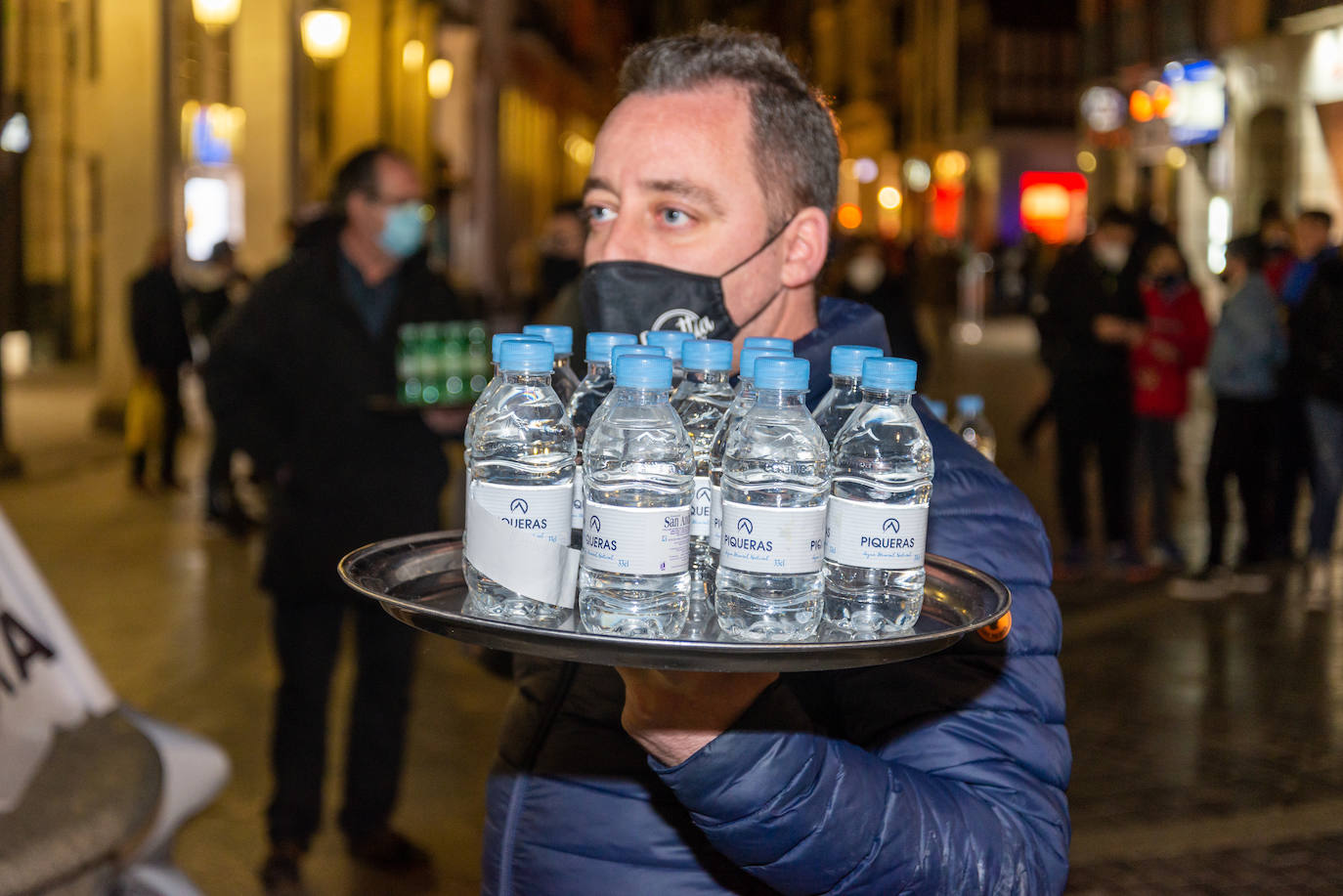 Fotos: Los hosteleros de Palencia protestan por las pérdidas de sus negocios