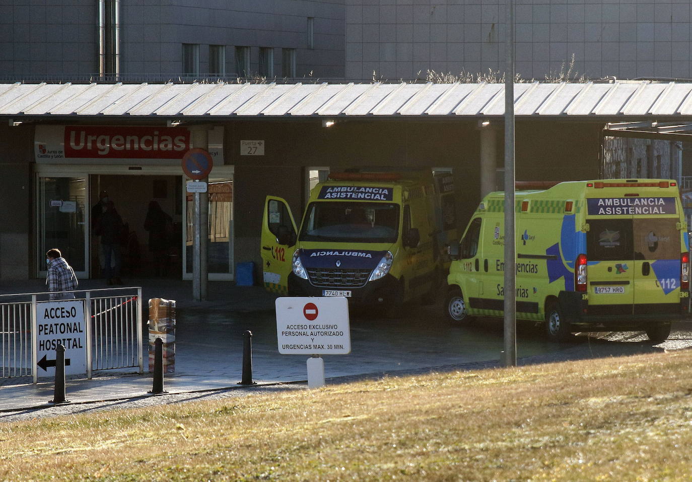 Accesos al servicio de Urgencias del hospital de Segovia.