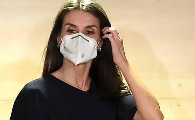 La Reina recupera su aplaudido vestido 'confeti'