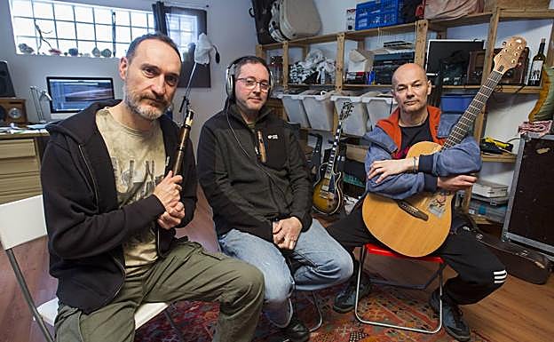 Goyo Yeves, Alberto García y Jesús Cifuentes, de Celtas Cortos.