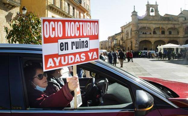 La caravana de autónomos llegando a la Plaza de Miróbriga.