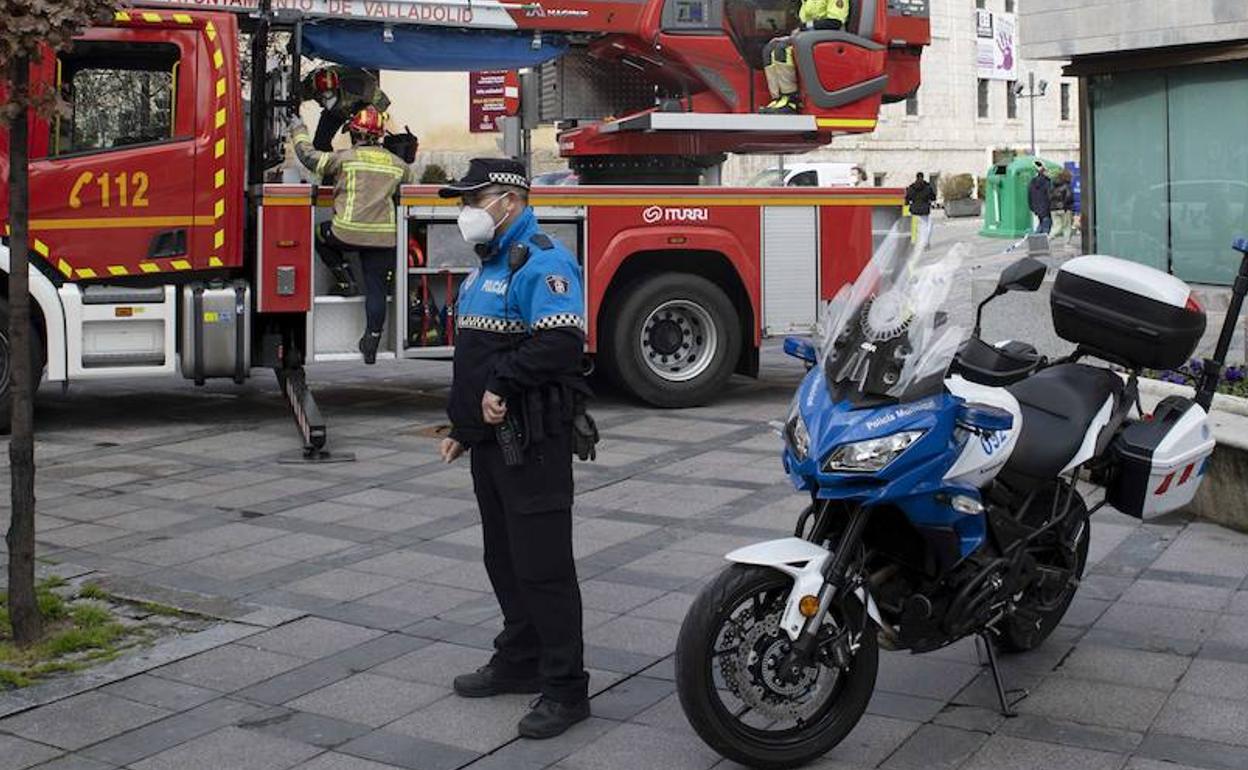 Actuación conjunta de Bomberos y Policía Municipal en Valladolid capital. 