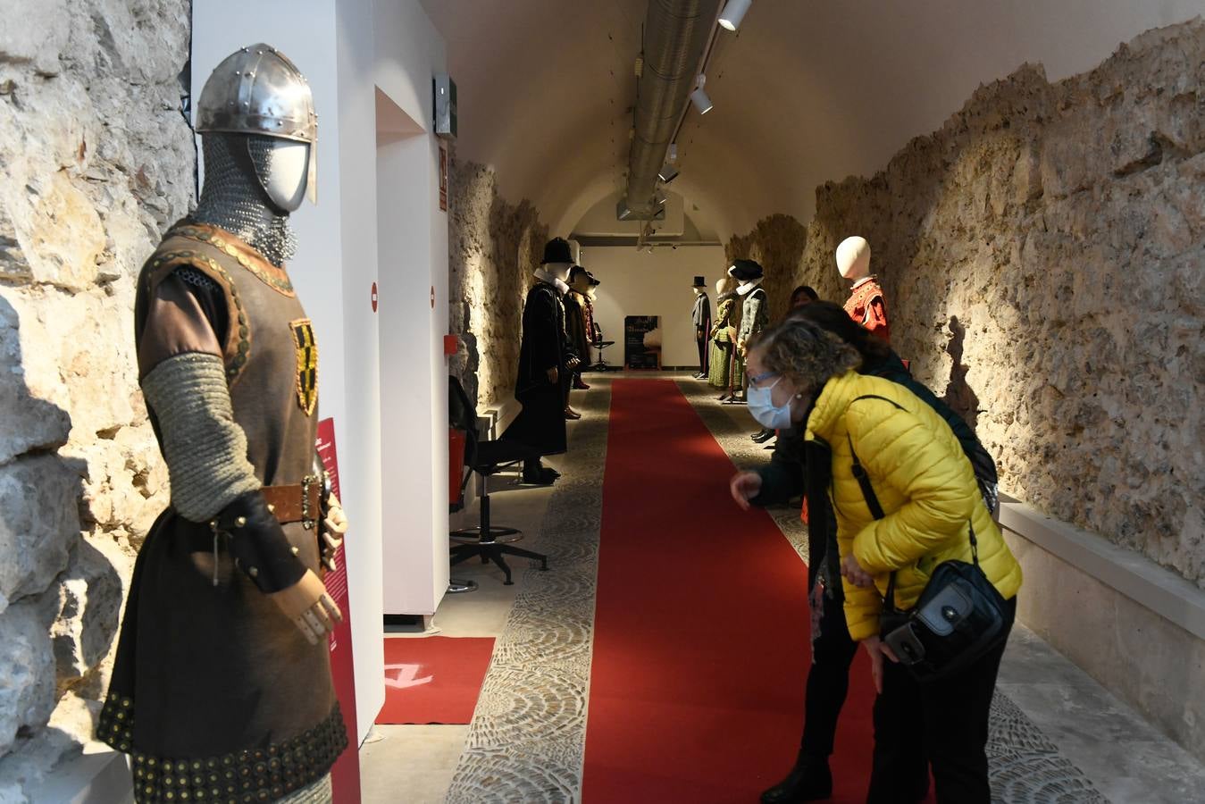 Fotos: La exposición &#039;Seda y brocados&#039; recorre la historia de Valladolid a través de sus personajes ilustres