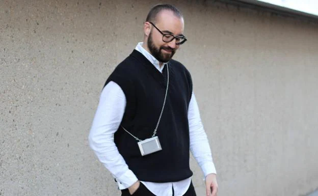 El hombre de moda', con Javi de Velasco: el chaleco de punto, un esencial  en el armario masculino