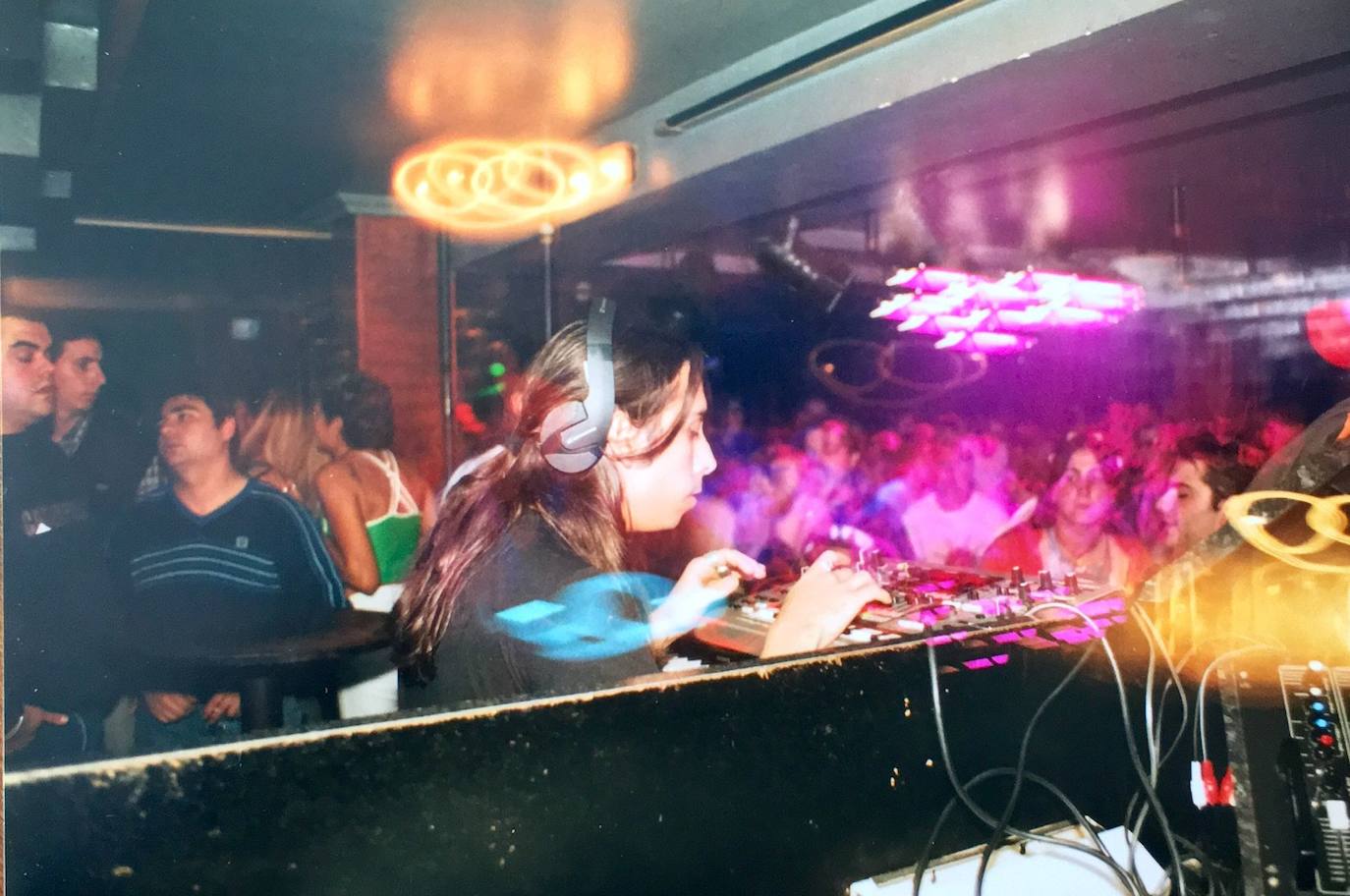 Cristian Varela durante una de sus actuaciones en Camarote en los 90.