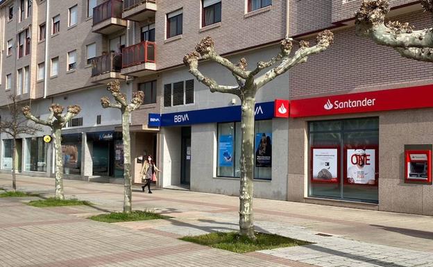 Avenida de Galiciaa en la que se encuentra la entidad. 