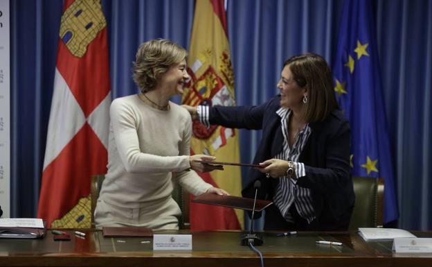 Isabel García Tejerina y Milagros Marcos, cuando la primera era ministra y la segunda, consejera.