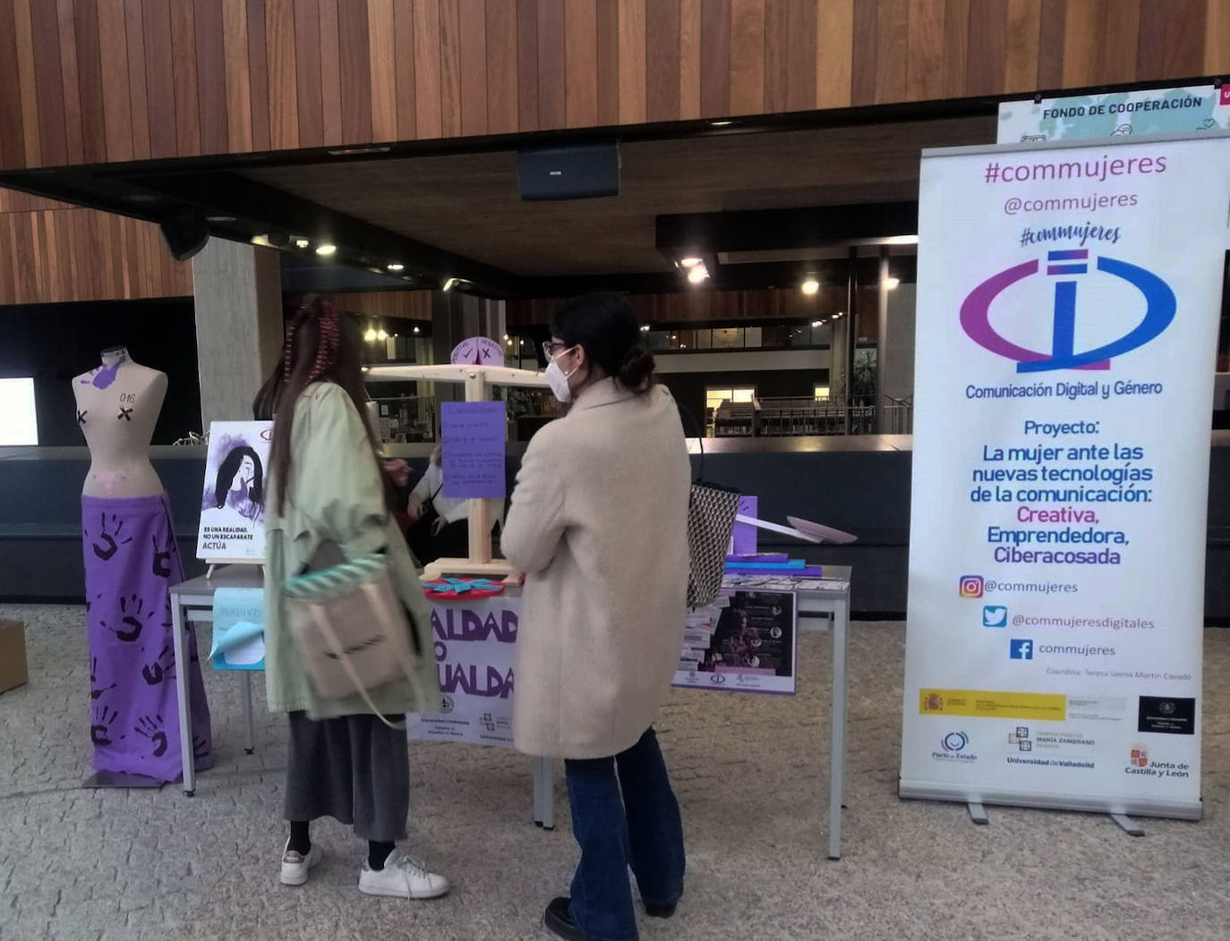 Diversas actividades durante la celebración del 8-M en Segovia. ANTONIO DE TORRE Y ÓSCAR COSTA