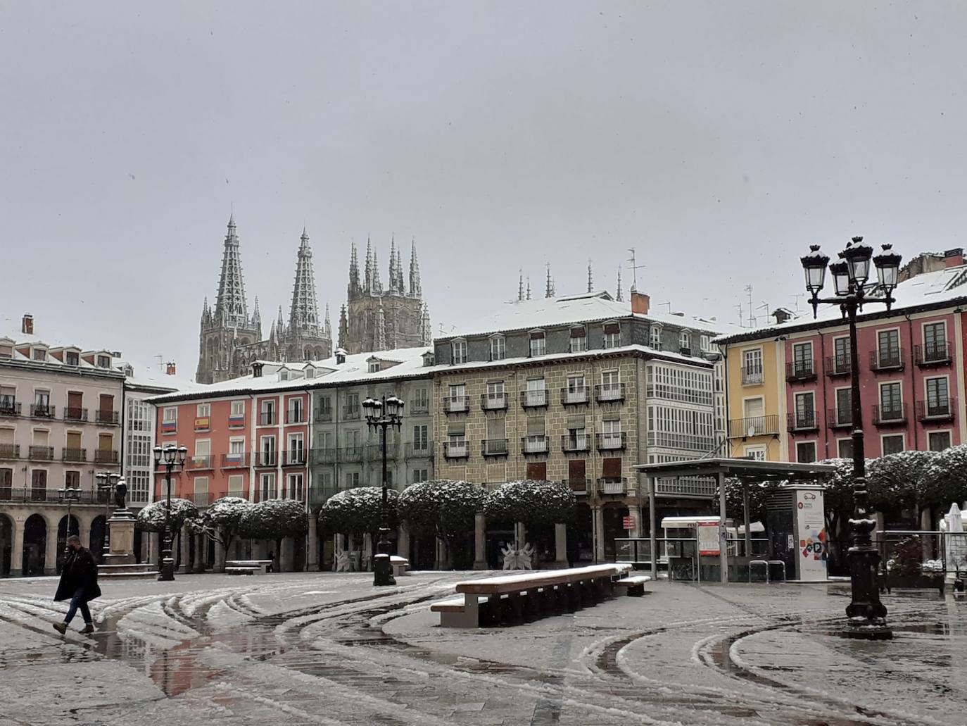 Fotos: La nieve toma el centro de Burgos
