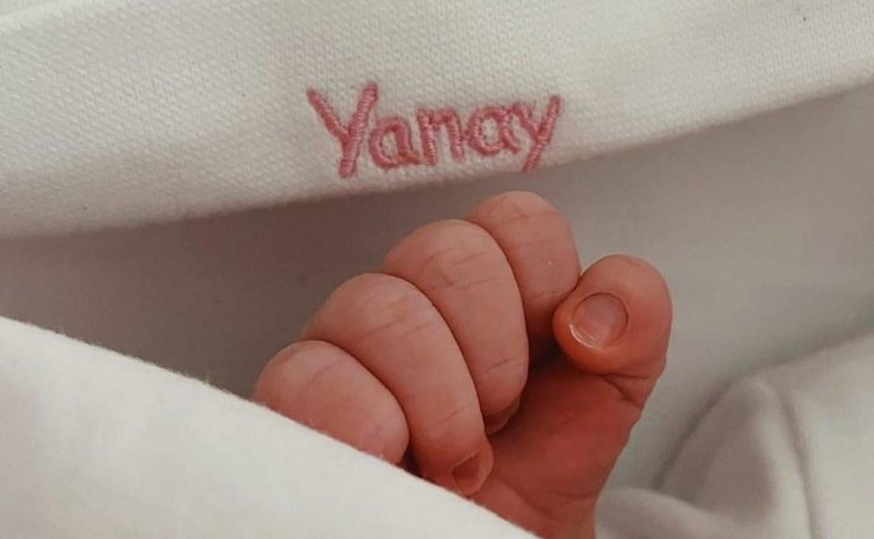 Fotografía con la que la pareja desveló el nombre de la pequeña. 