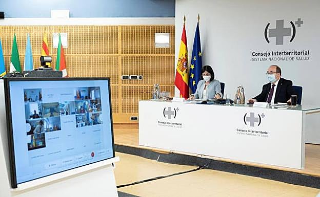 Casado muestra su satisfacción ante el cierre perimetral de las comunidades en San José y Semana Santa