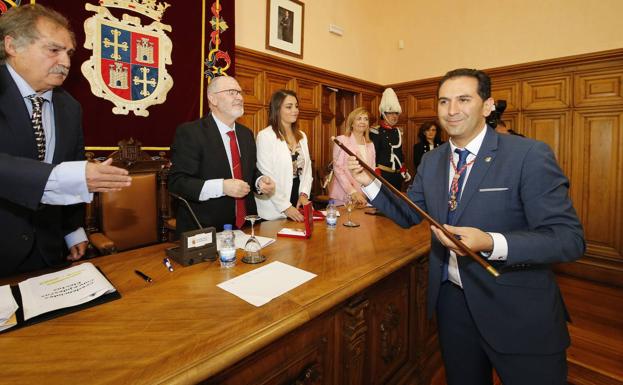 El PSOE, pendiente de que prospere la propuesta para mover ficha en cinco provincias 