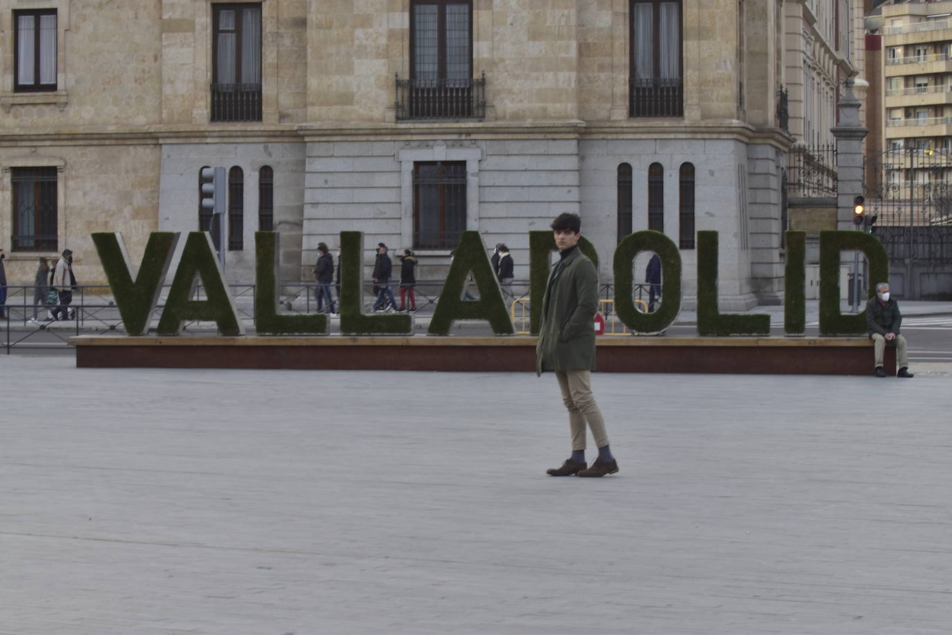 Inquieto, deportista y amante de la lectura, este lagunero, que intentará alzarse con el título de Mister Internacional España en verano, trabaja actualmente como tornero fresador aunque su sueño es entrar en el Cuerpo Nacional de Policía