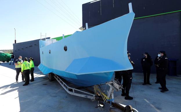 La embarcación semisumergible incautada en Málaga.