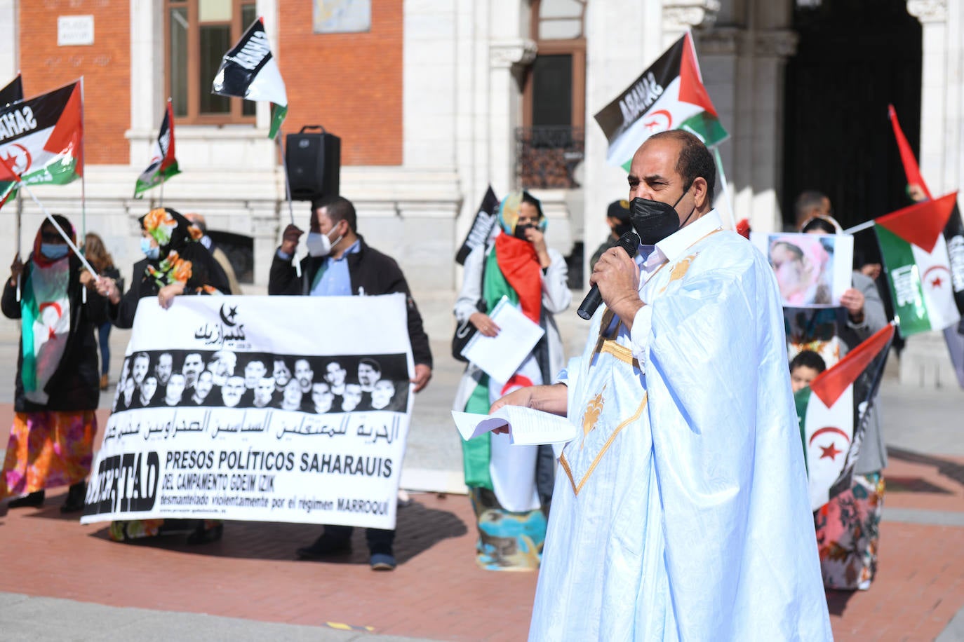 Participantes en la concentración celebrada en la Plaza Mayor. 