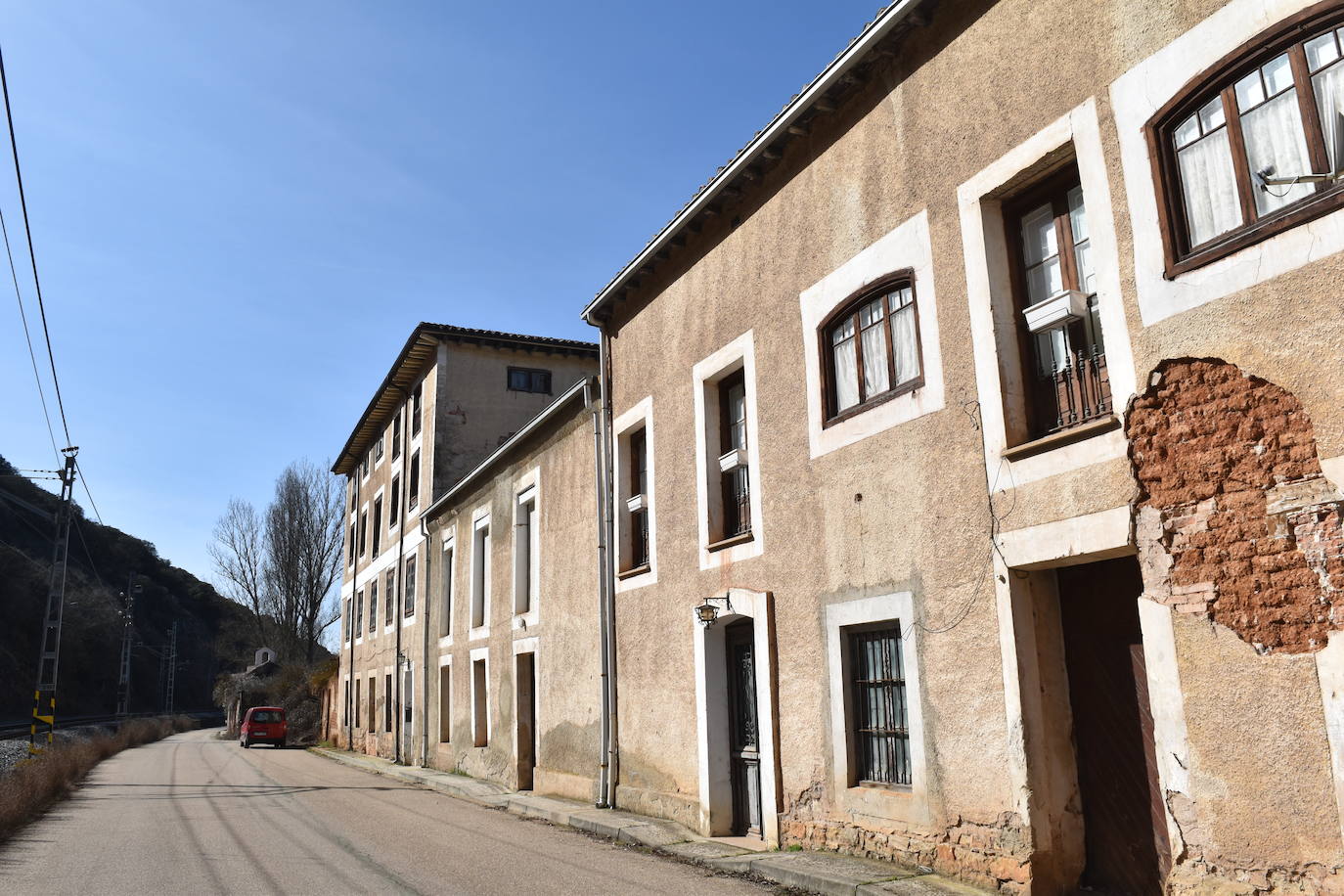 Estado de deterioro de la pasarela de Alar del Rey.