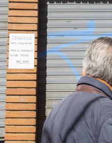 Imagen secundaria 2 - El viernes por al tarde, muchos establecimientos ya decidieron cerrar, antes de que entrara en vigor el estado de alarma. El sábado por la mañana, todos recogían terrazas y anunciaban el cierre. 