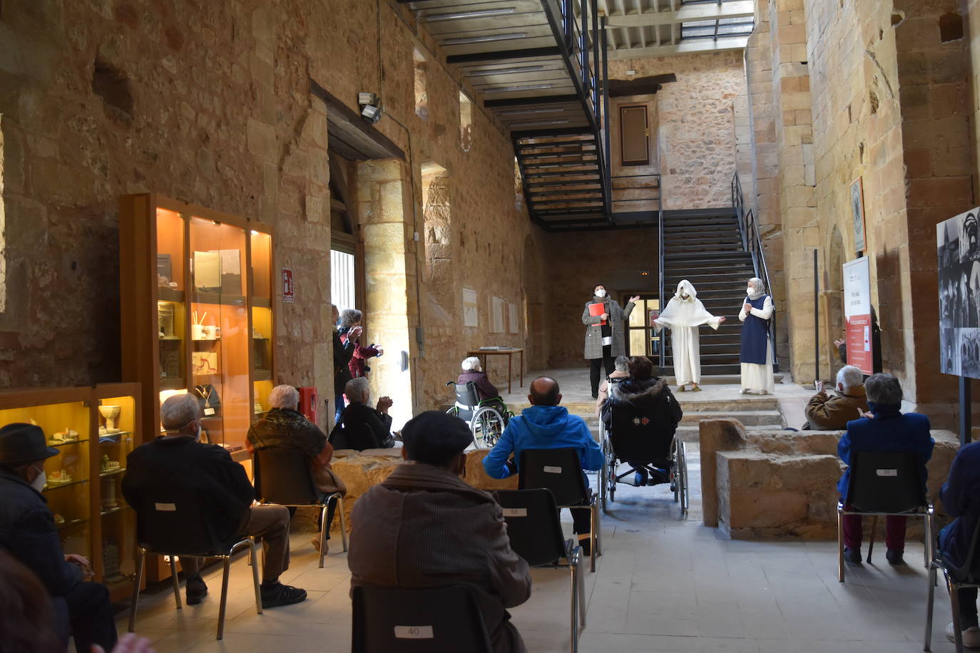 Fotos: Visita teatralizada al monasterio Santa María la Real